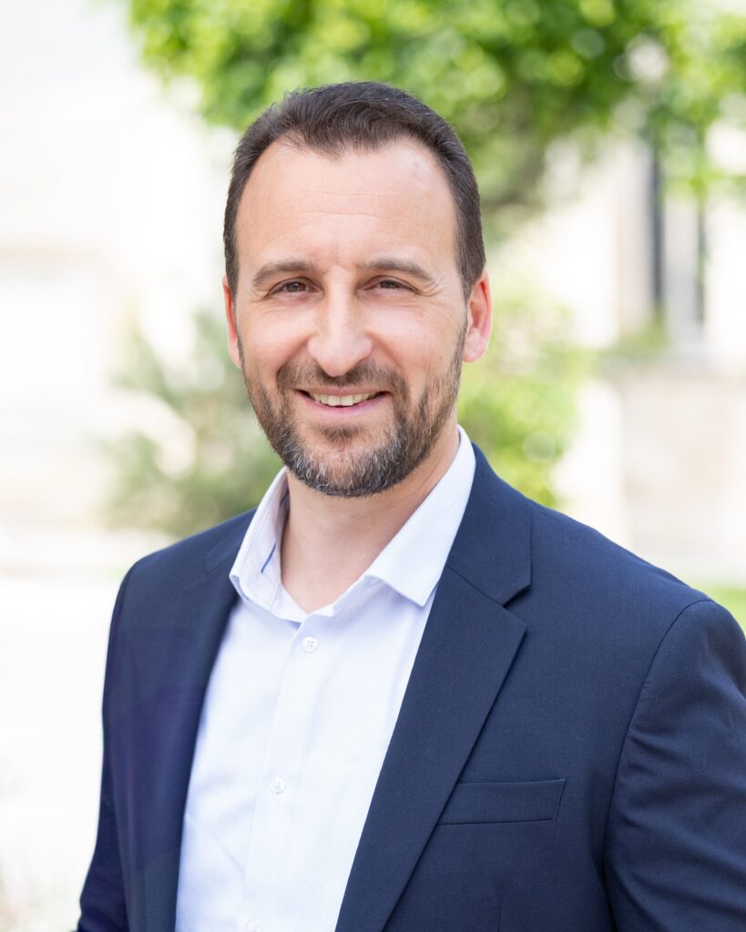 Portrait Abdelhafid avec fond